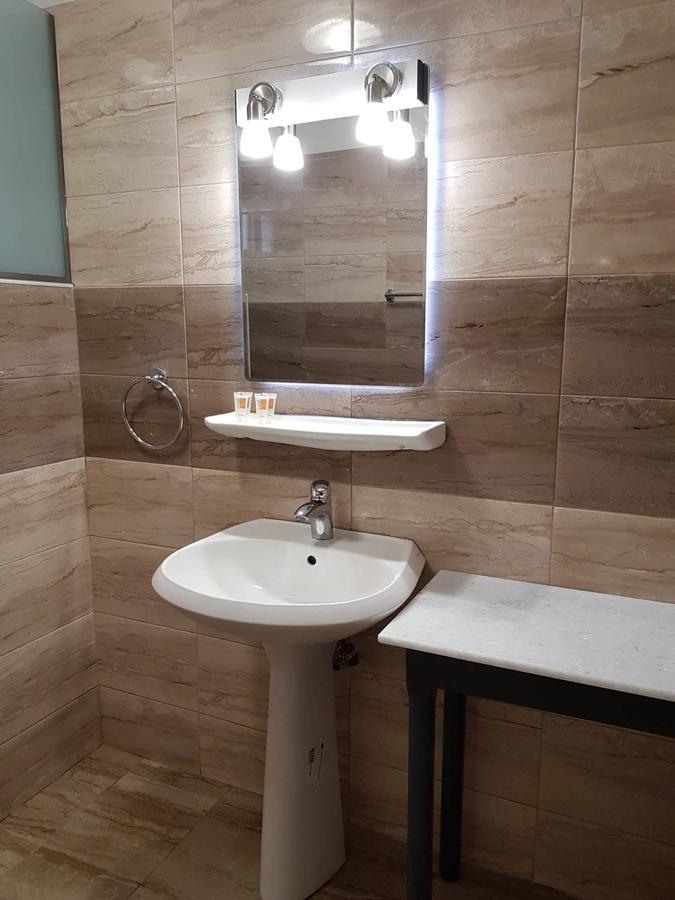 Rea Hotel ファリラキ エクステリア 写真
