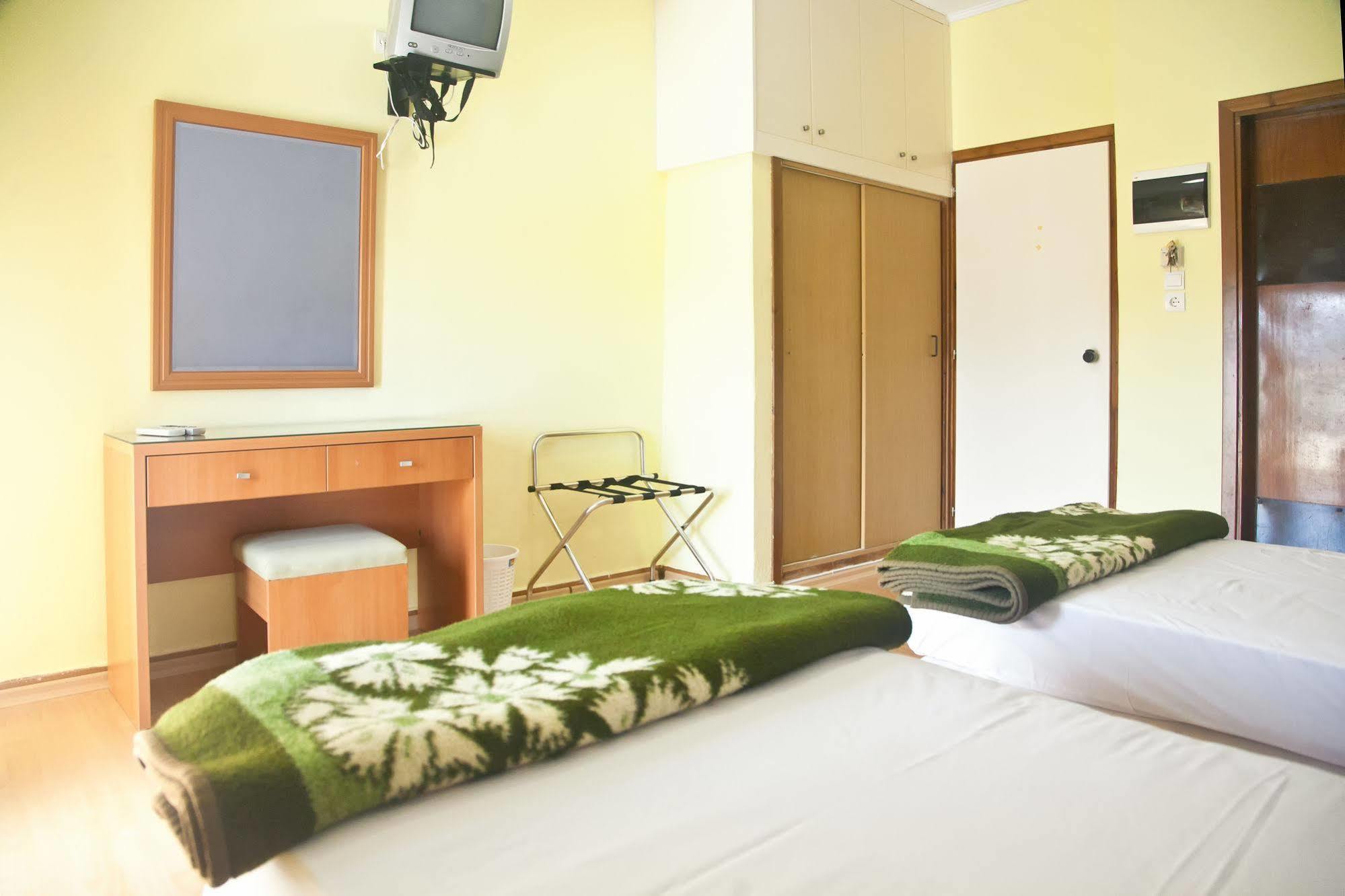 Rea Hotel ファリラキ エクステリア 写真